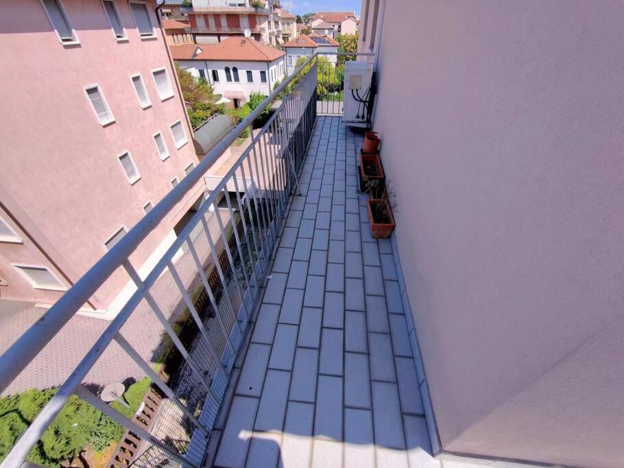 Linda'S Apparment Rooms Местре Екстериор снимка